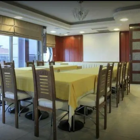 Elegances Heykel Ξενοδοχείο